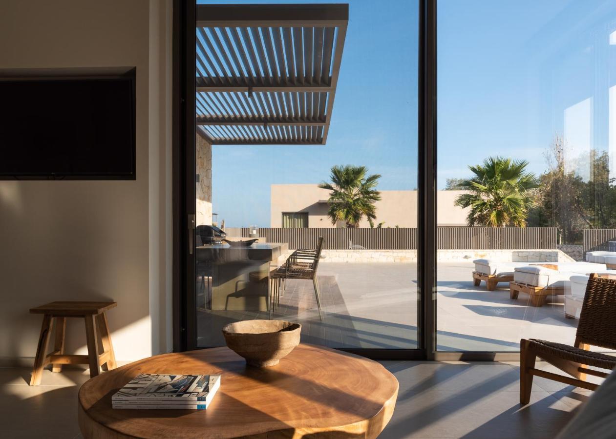Athina Luxury Villa, With Pool & Walk To The Beach, By Thinkvilla La Canea Esterno foto