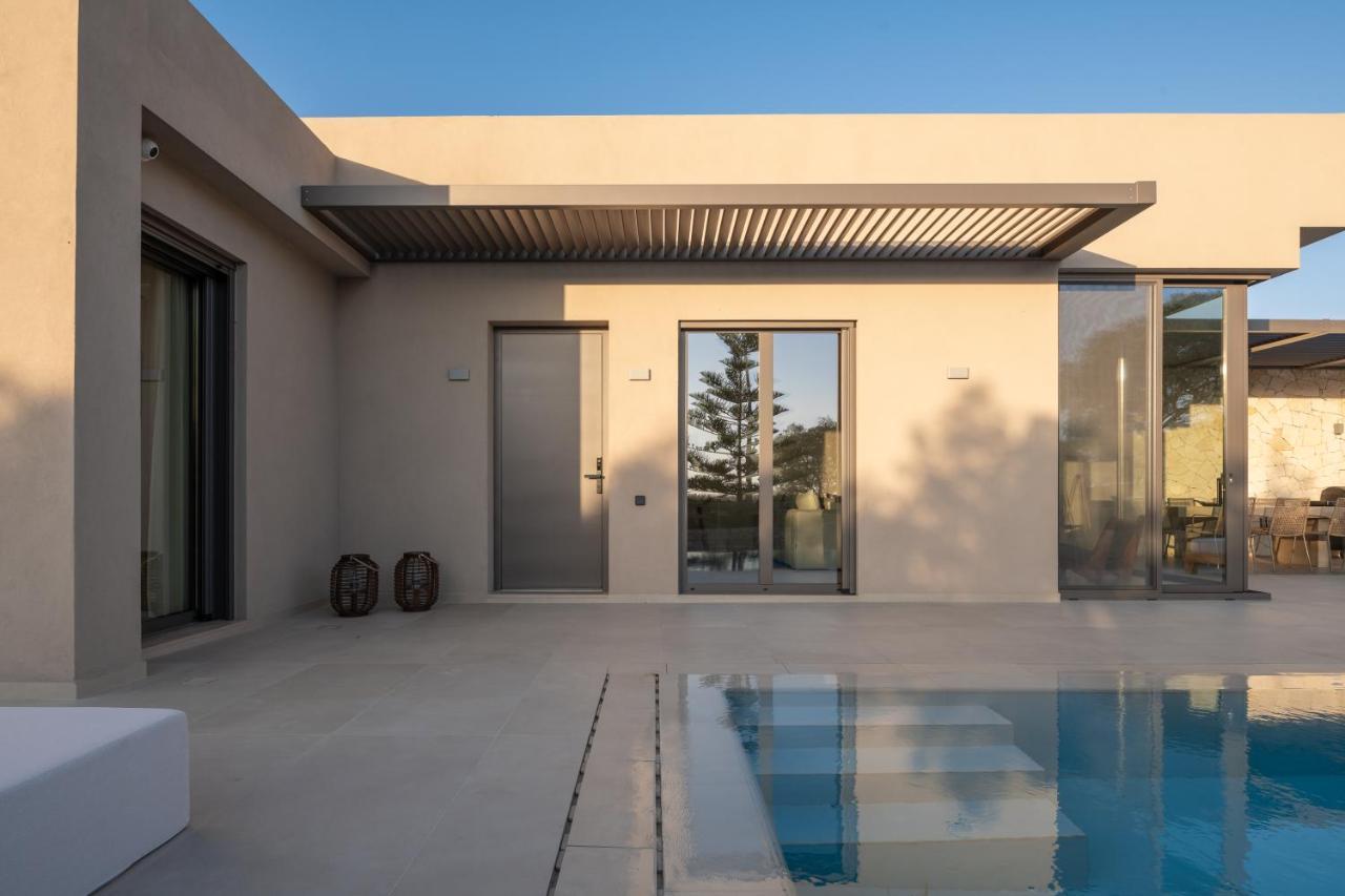 Athina Luxury Villa, With Pool & Walk To The Beach, By Thinkvilla La Canea Esterno foto