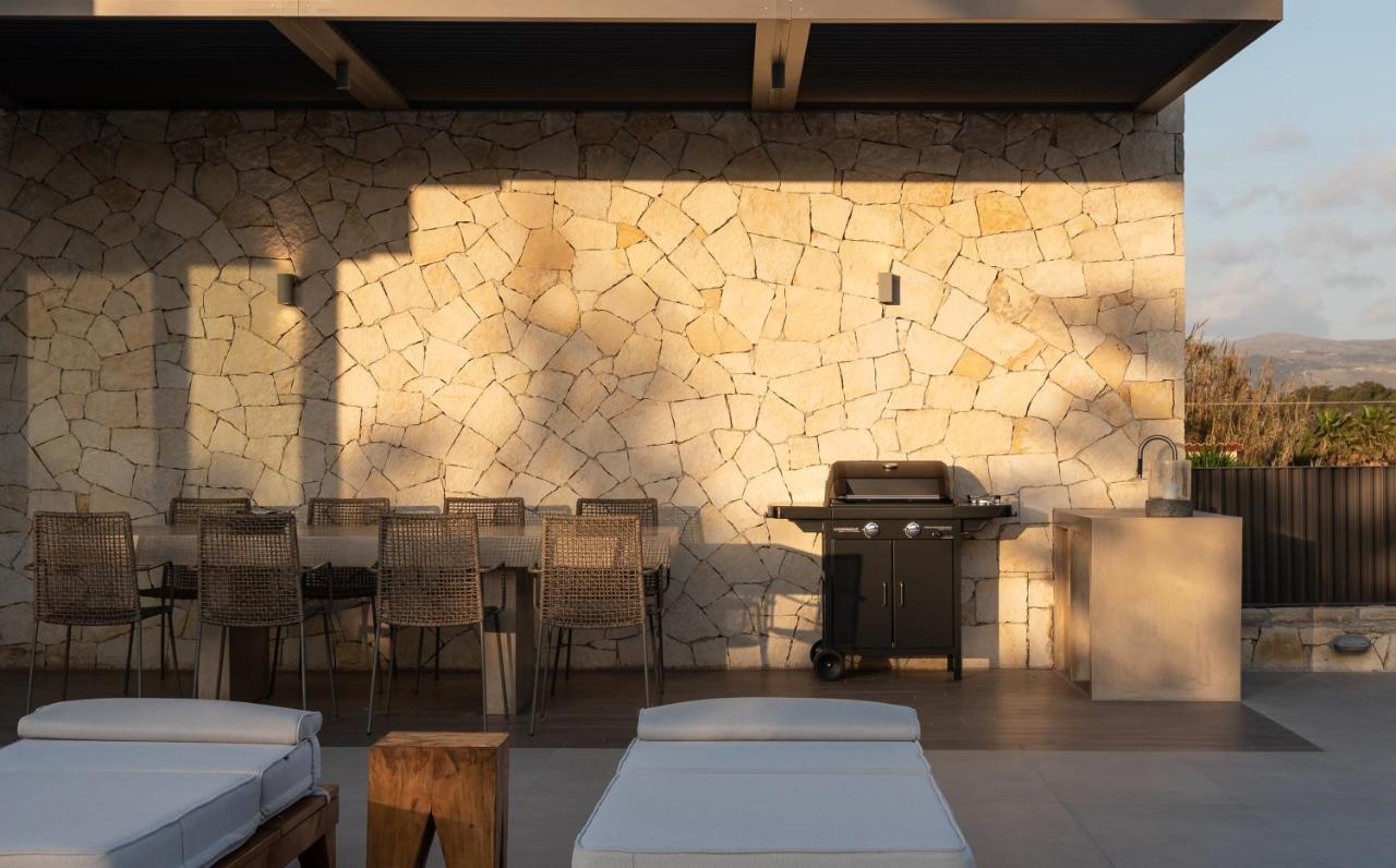 Athina Luxury Villa, With Pool & Walk To The Beach, By Thinkvilla La Canea Esterno foto