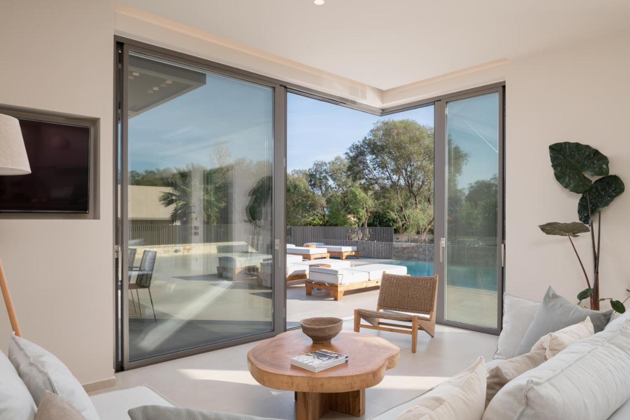 Athina Luxury Villa, With Pool & Walk To The Beach, By Thinkvilla La Canea Esterno foto