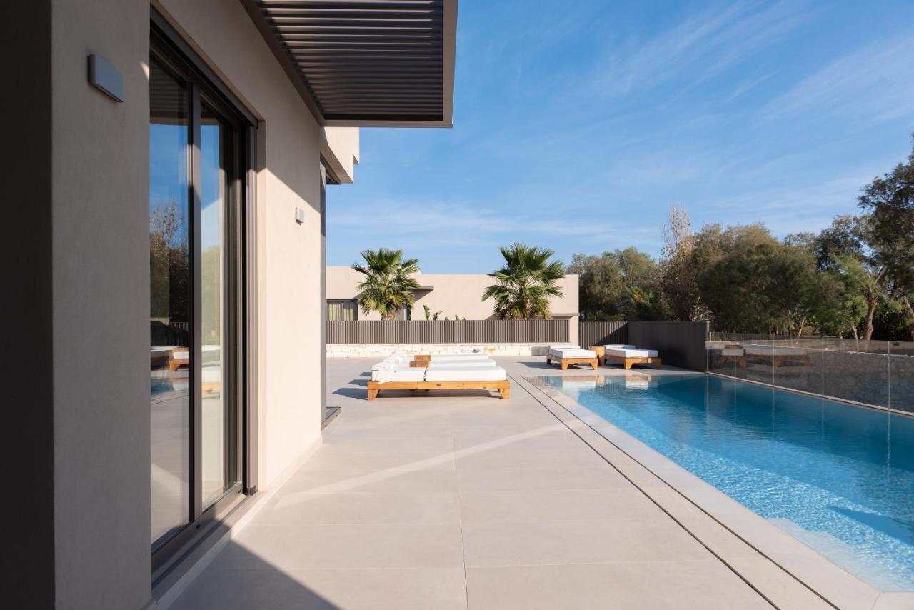 Athina Luxury Villa, With Pool & Walk To The Beach, By Thinkvilla La Canea Esterno foto