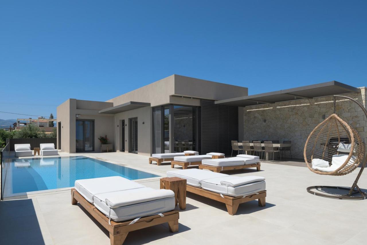 Athina Luxury Villa, With Pool & Walk To The Beach, By Thinkvilla La Canea Esterno foto